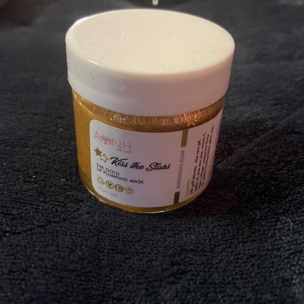 AMNH kiss the stars 24k gold lip plumping mask